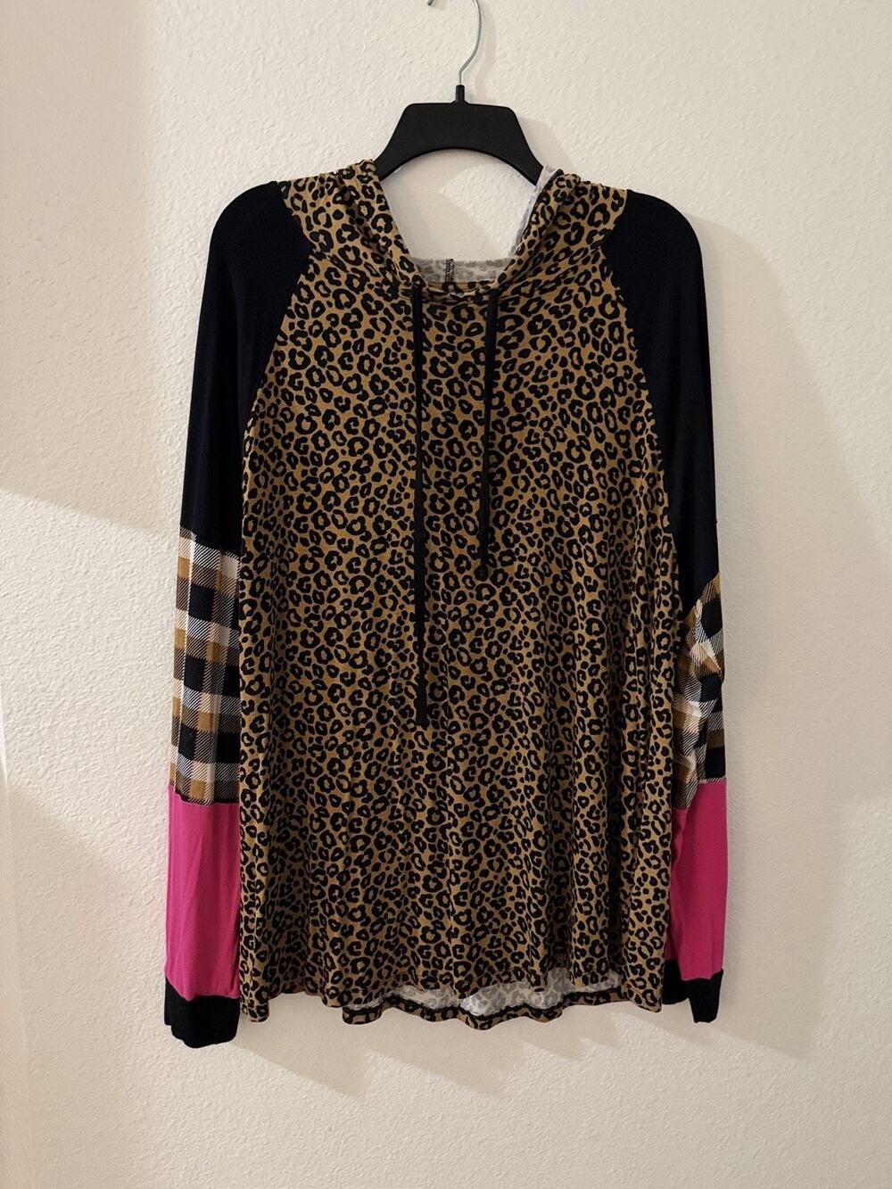 Cato Women's Size XL Leopard Animal Print Hooded Shirt Plaid Sleeve Accent